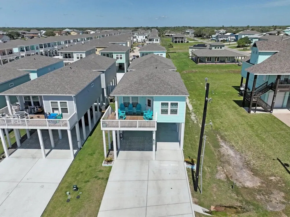 Dolphin Deck Or120 3 Bedroom Home by RedAwning