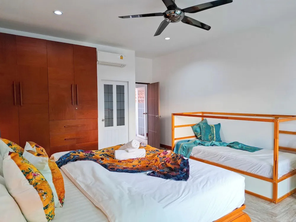 Private pool 3BDR villa beach at 200m