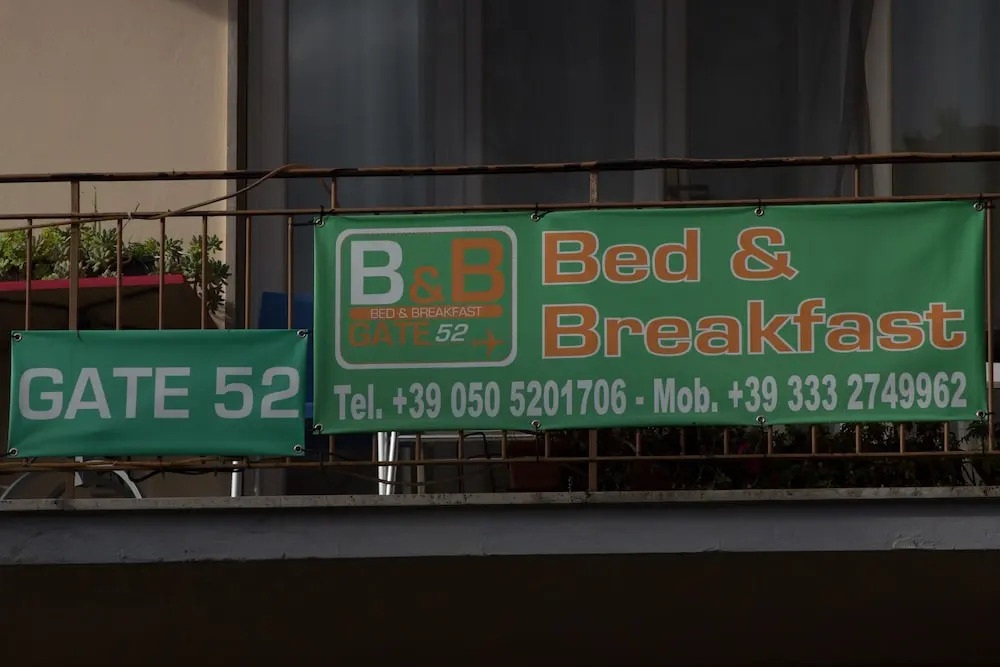 B&B Gate 52