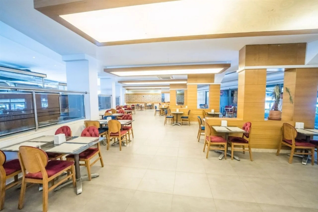 Point Beach Hotel