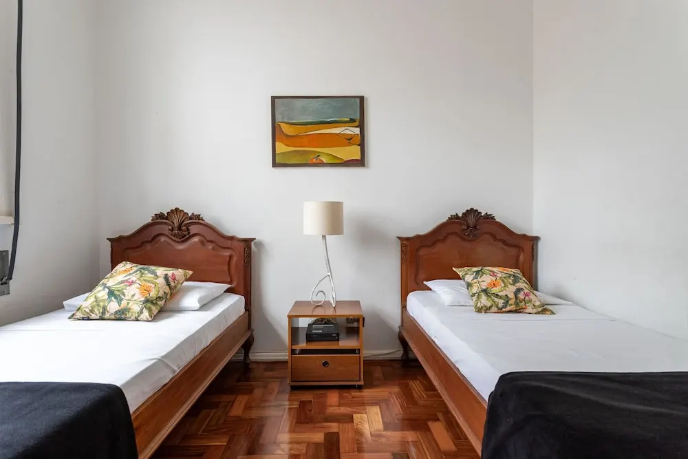 7 Minutes From Ipanema Beach Bt302b