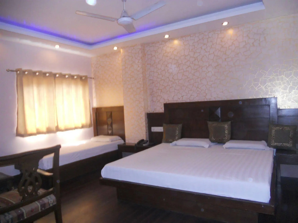 Amax Inn