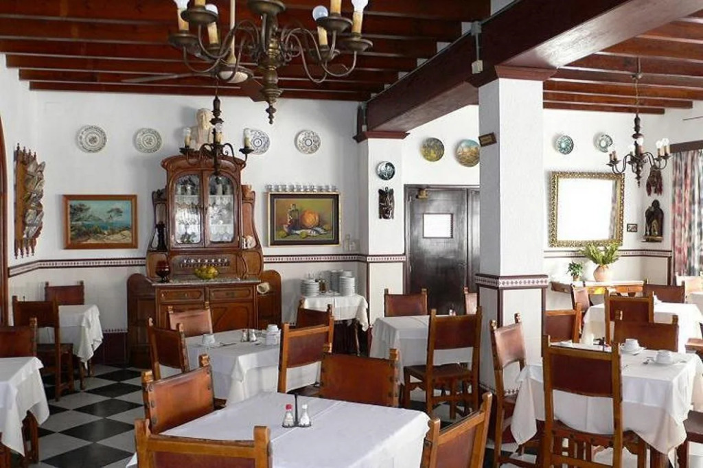 Hostal Cas Bombu