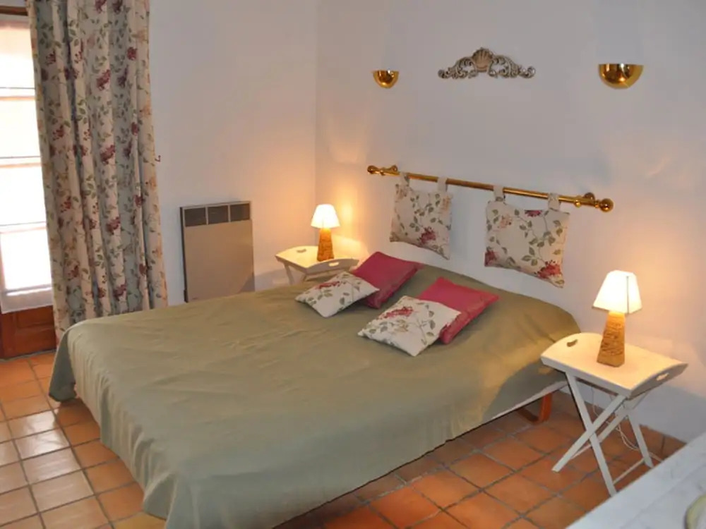 Provencal Holiday Home With Private Pool on 3000 m2 of Garden, in the Middle of the Luberon