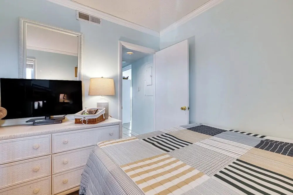 Steps to the Beach: Oceanfront Condo w/ Lanai!