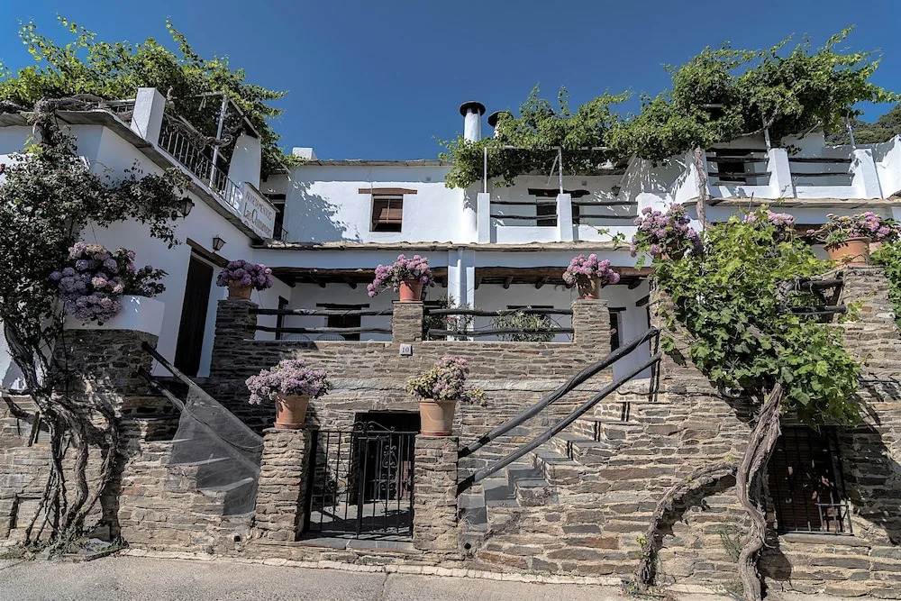 Apartamentos Rurales Las Chimeneas