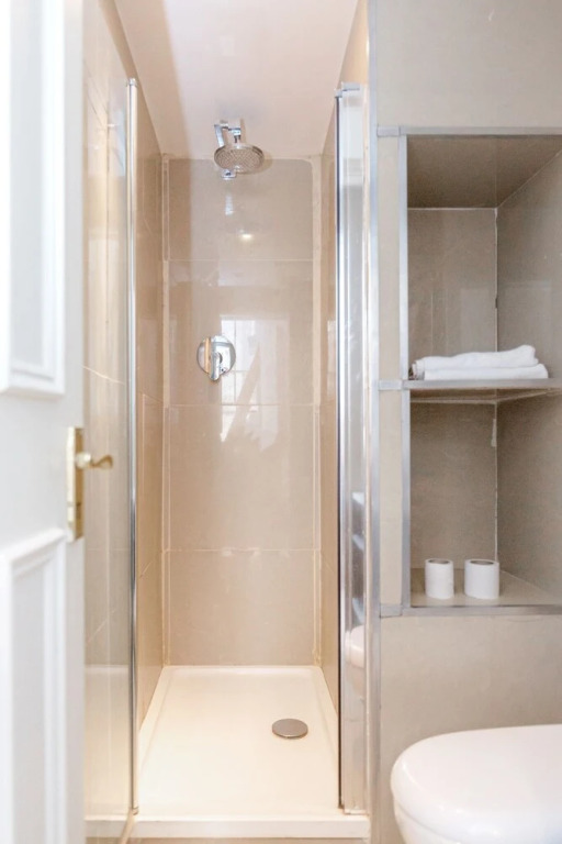 Modern Serviced Apartment in Kensington
