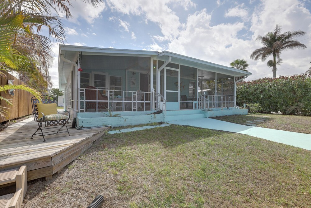 Paddle on the River! Waterfront Retreat in Stuart