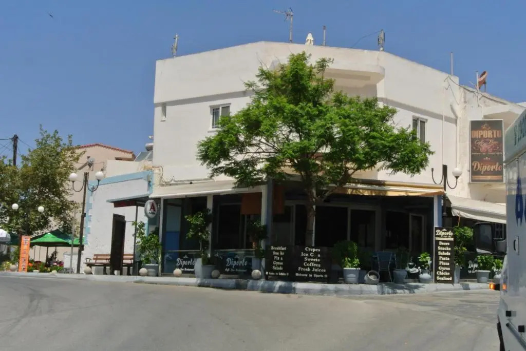 central square HOUSE kokalaki