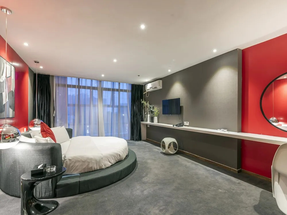 Mingjunwei Hotel