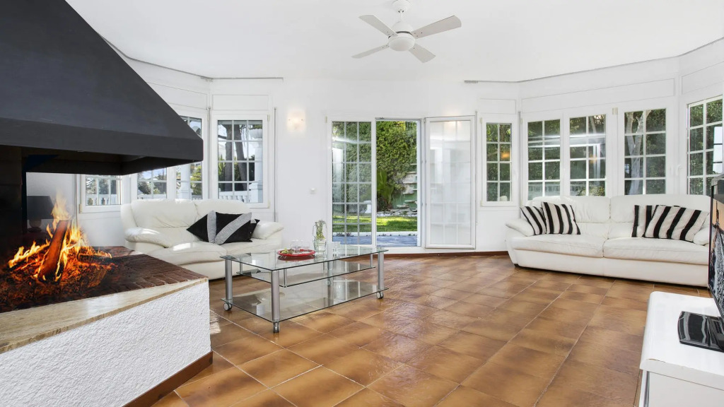 Montemare in Blanes with 5 bedrooms and 3 bathrooms