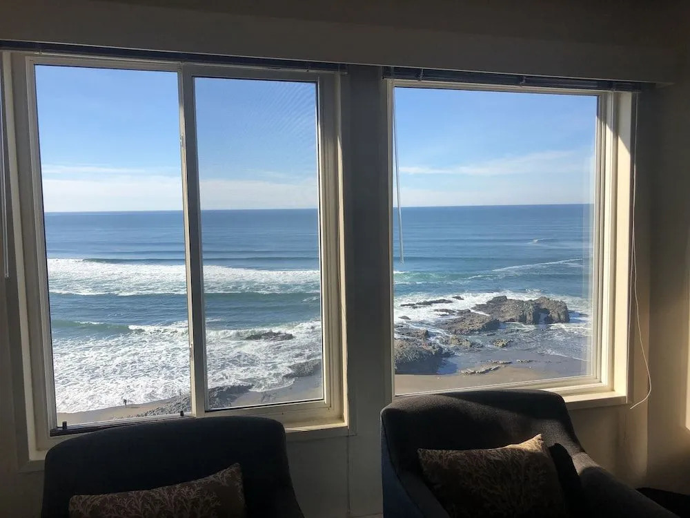 Ester Lee Oceanview Inn