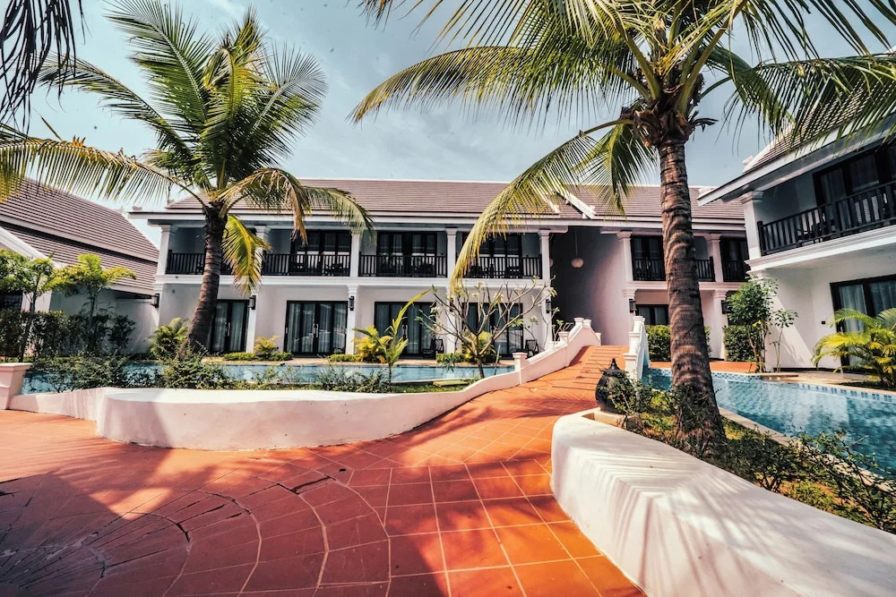 Manyo Hotel and Resort