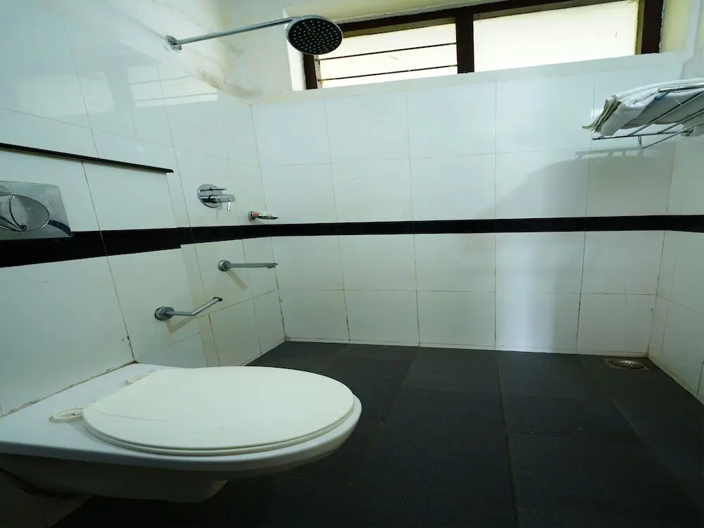 OYO 10637 Hotel Chandana Residency