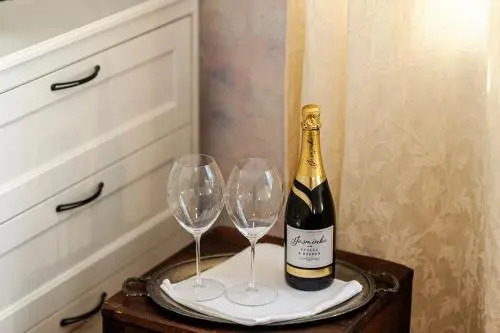 Wine Garden Rooms