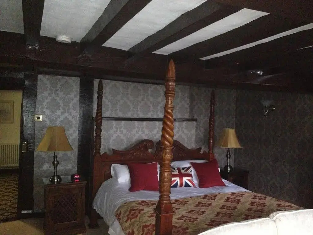The Old Hall Country House