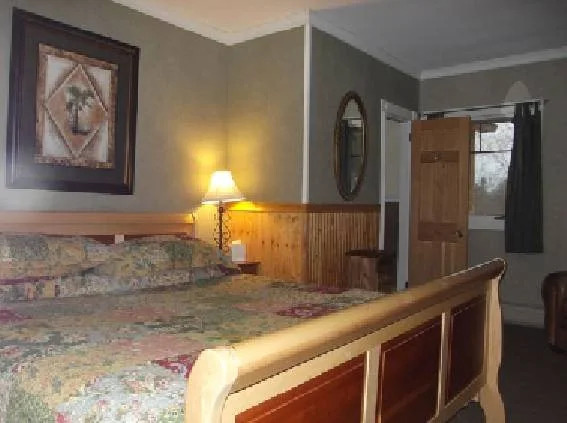 The Jay Village Inn