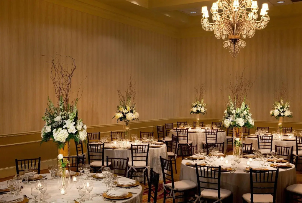 Grand Laurel Hotel