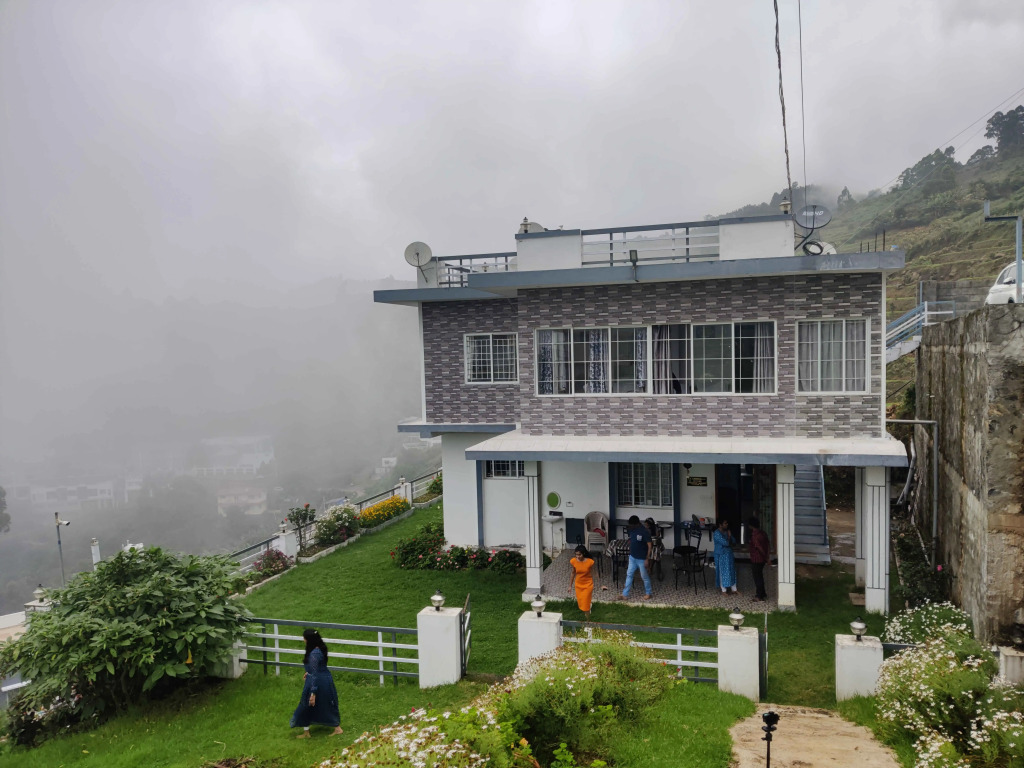 Guru Vela Homestay