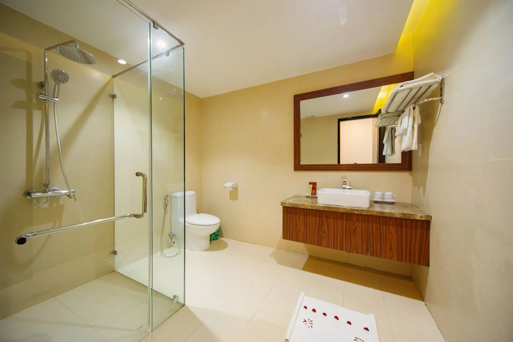 Vinh Hung 2 City Hotel