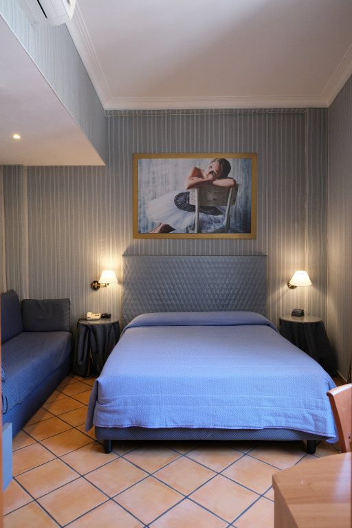 Hotel Lirico