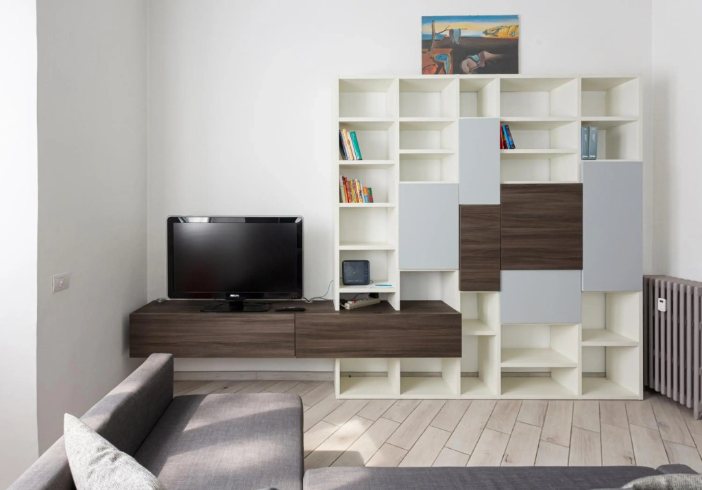 Wide and Bright Apartment next to metro station - Pacini