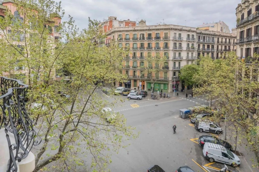 Elegant 4 bedrooms 3 bathrooms Catalan home