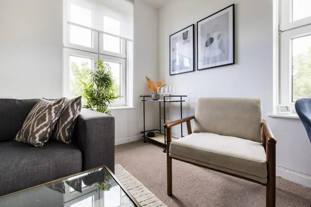 The Vauxhall Bolthole - Elegant and Bright 2bdr Flat