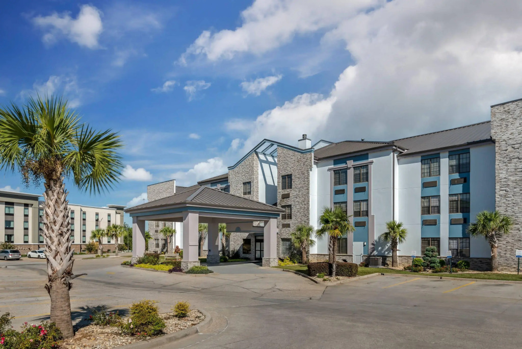Comfort Suites Hattiesburg near University