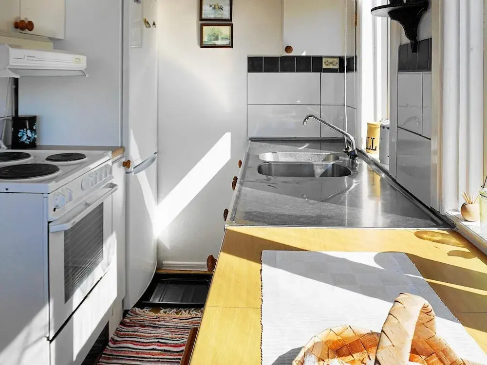 6 person holiday home in GULLSPåNG