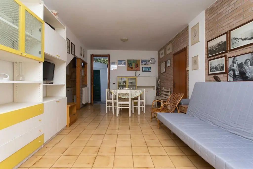 N66 - Numana, Trilocale in Centro Con Giardino