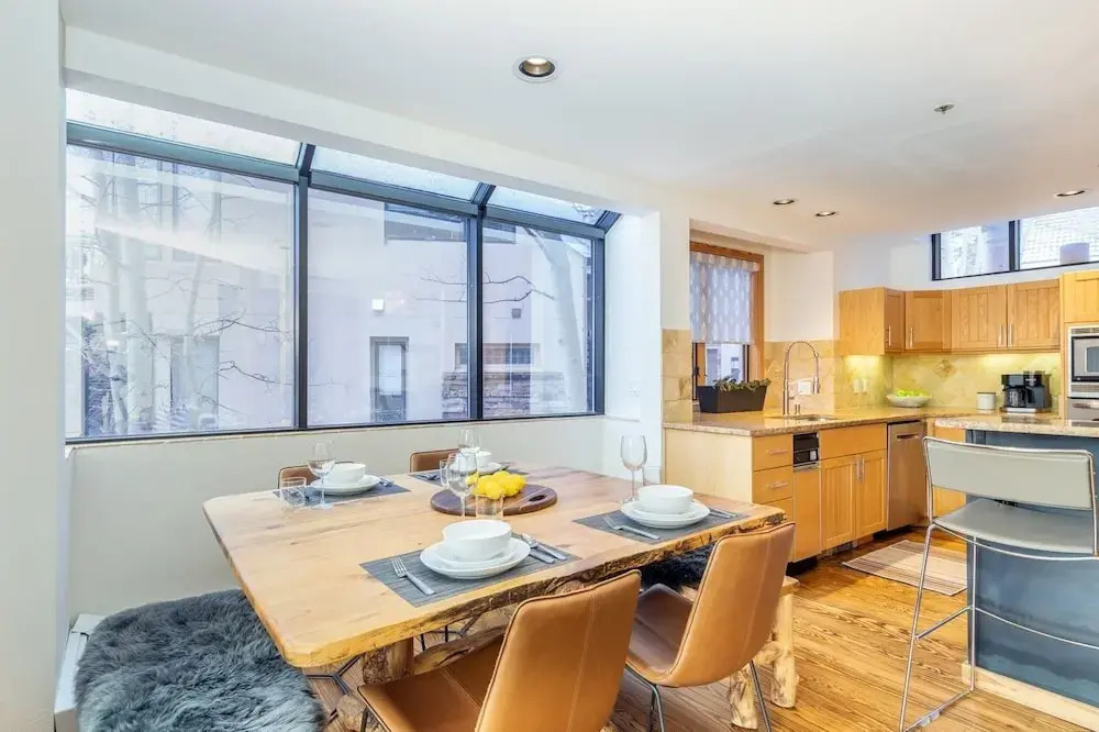 Mountain Village Panoramic Views, Hot Tub, Fireplace townhouse