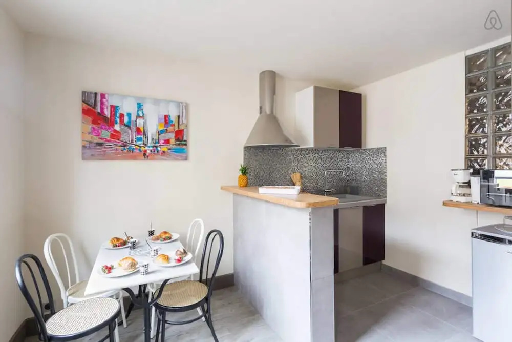 Bright Renovated Parisian Apartment