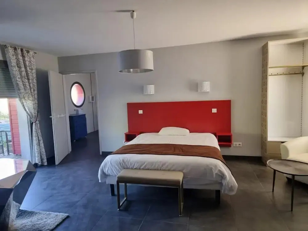 Logis Hotels - Hôtel et Restaurant Le Relais des Garrigues