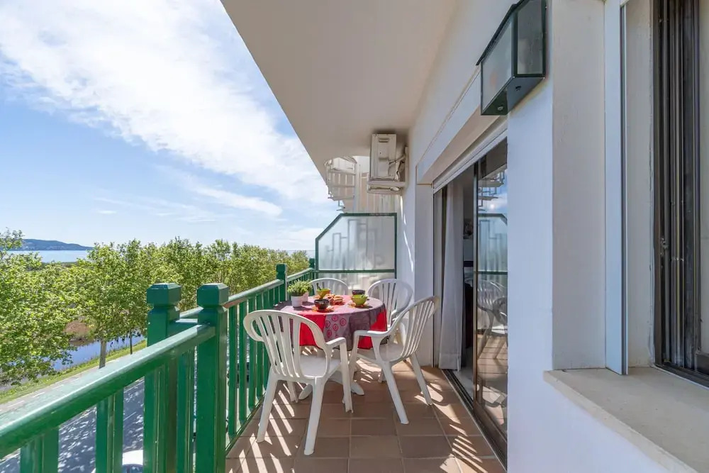 Sea & Mountain View Apartment