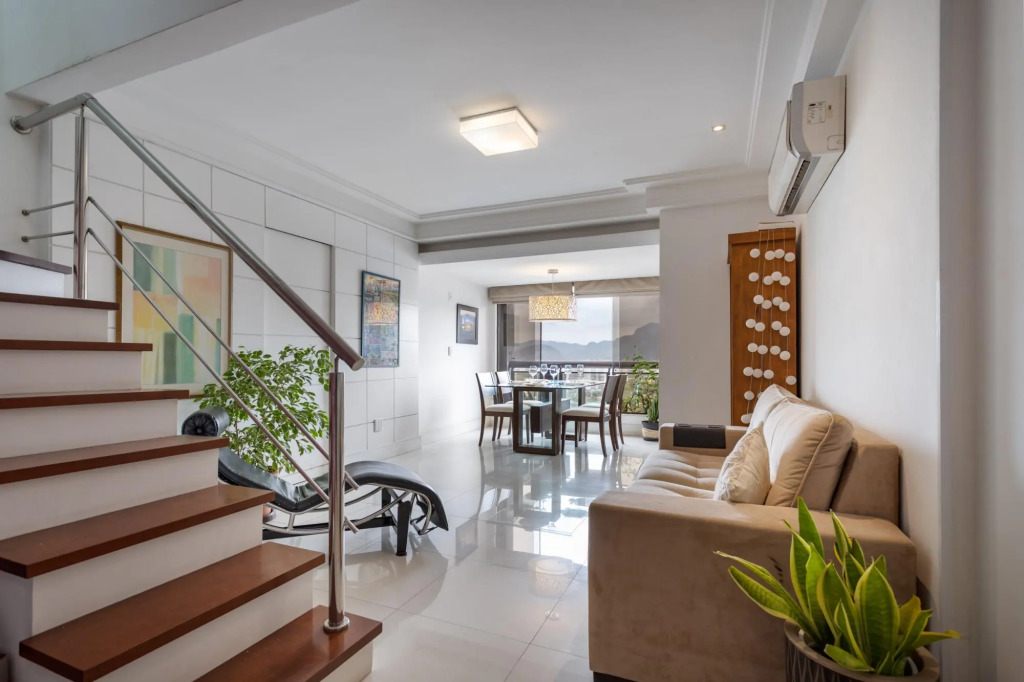 Pineapples LC2207 | Coverage in Barra da Tijuca