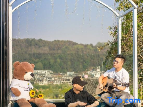 Tengchong Platinum Island Panoramic Wenquan Vacation Apartment