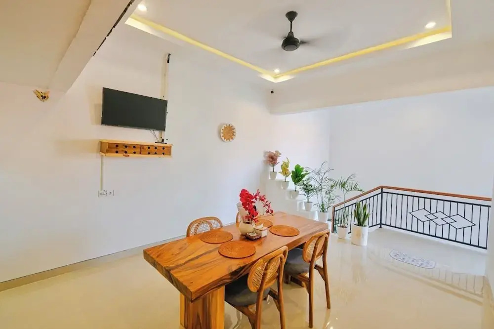 Crystal Flow Guest House & Apartment Canggu