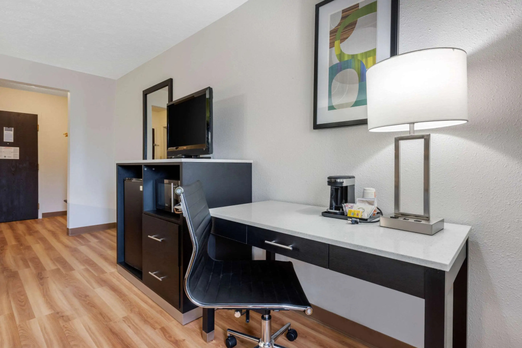 Quality Inn Coraopolis - Pittsburgh Airport