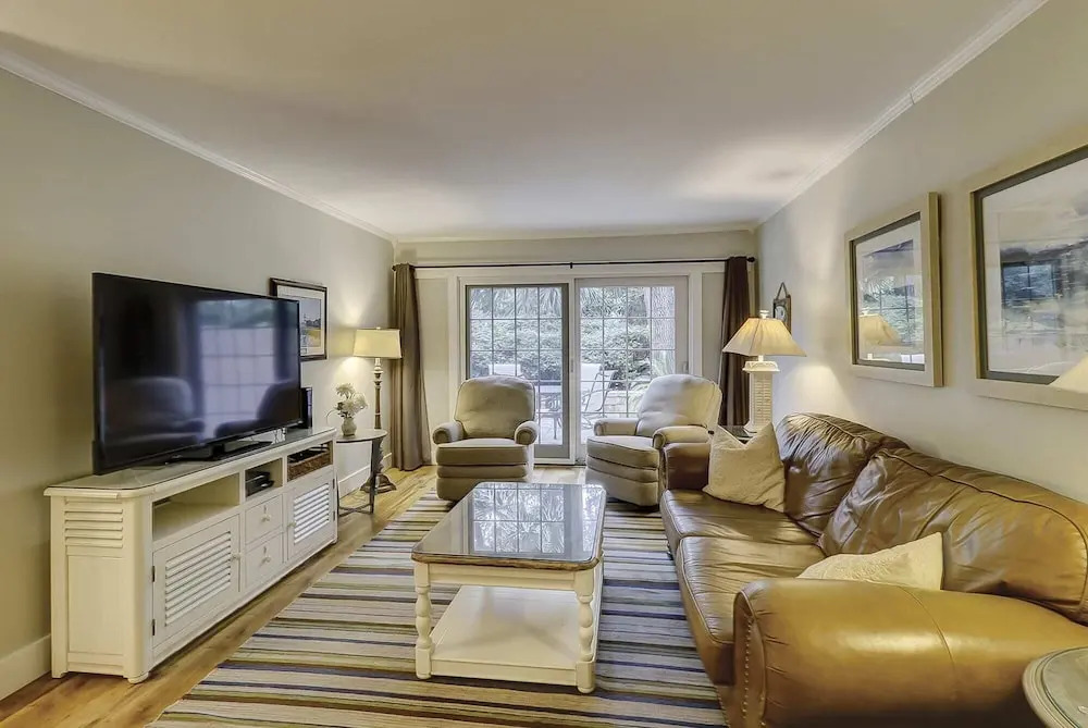 Fraser's Folly - Updated Harbour Town Villa