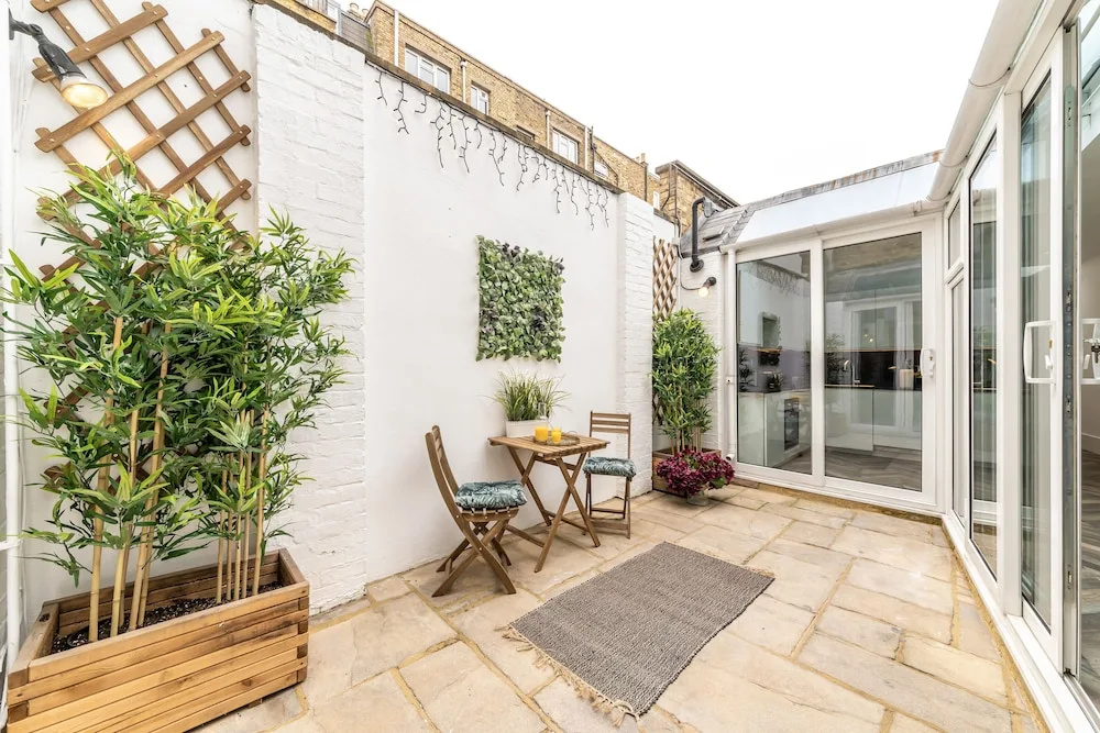 Secret KENSINGTON Garden Mews