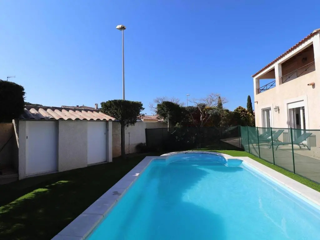 MAISON LE GRAU-DU-ROI, 5 PIèCES, 8 PERSONNES - FR-1-307-157