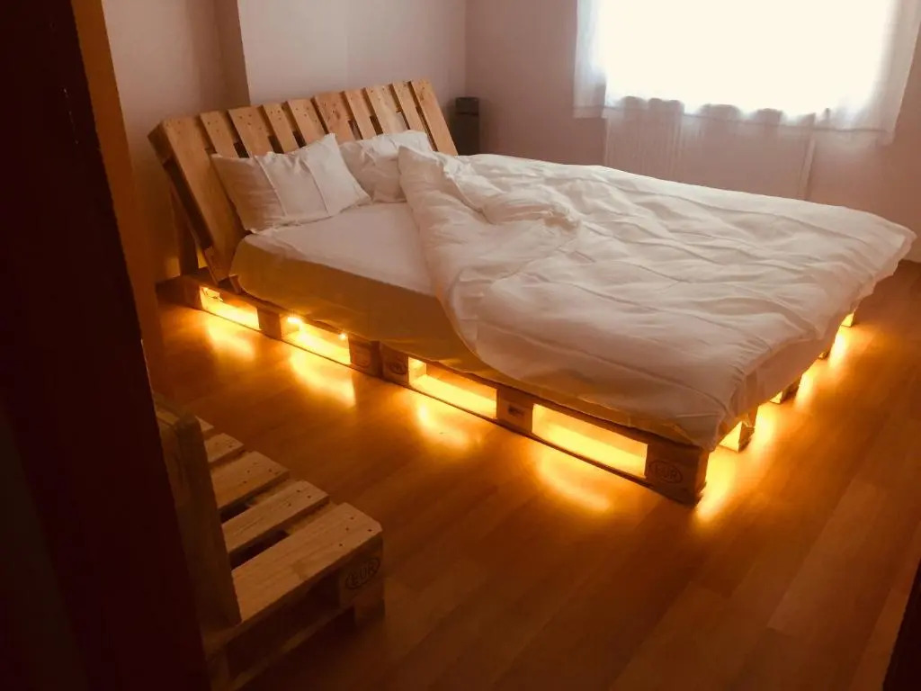 Single Room, одноместная комната в доме, chambre d'une personne, Habitación individual