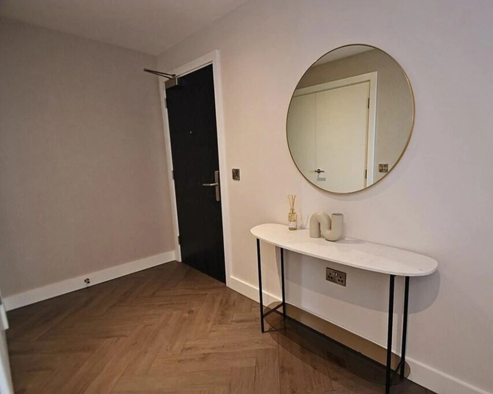 Top Floor 3-bed Penthouse in Manchester