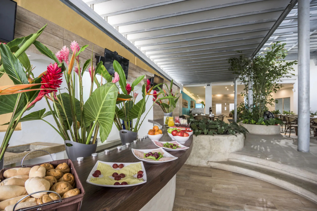 Pop Art Hotel CLC Puerto Mamonal Cartagena