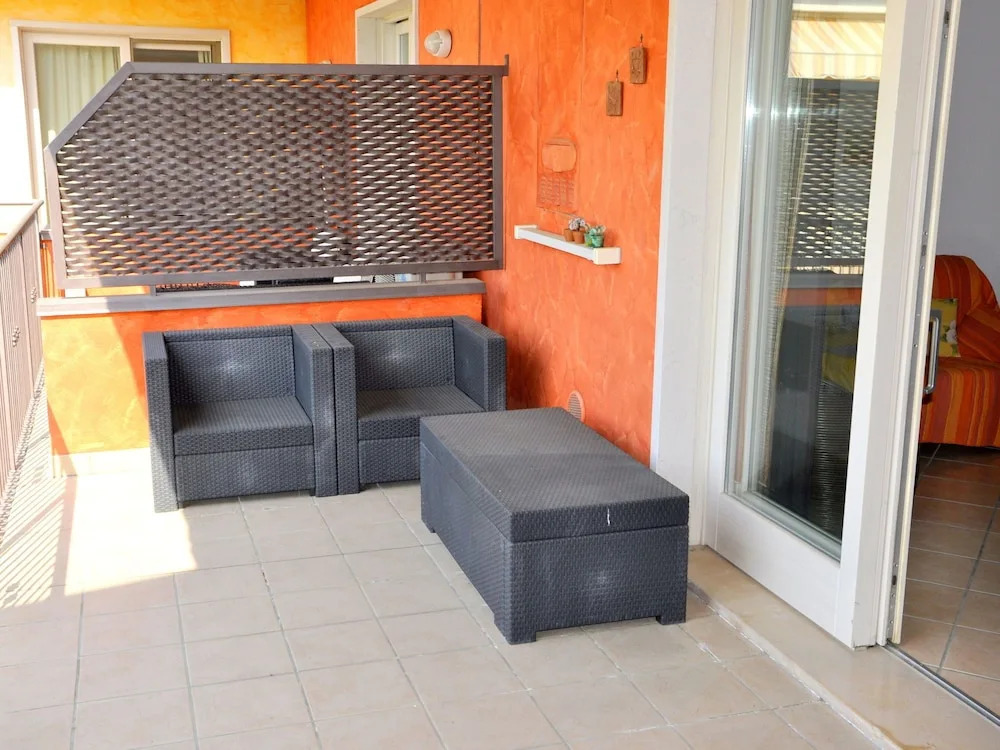 Lazise, Modern Houses, Nice and Colourful Decoration