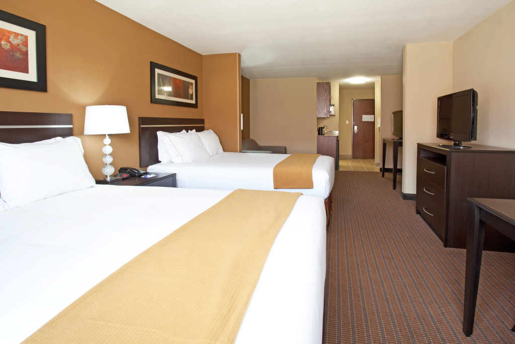 Holiday Inn Express Hotel & Suites LAMAR by IHG