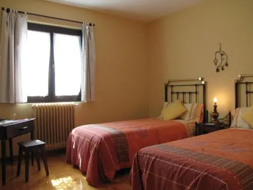 Hostal Rural Huartearena
