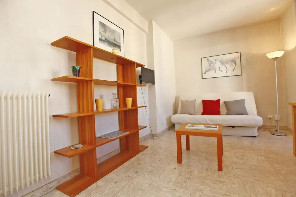 Grand Studio 30m² En Centre-Ville À Nice