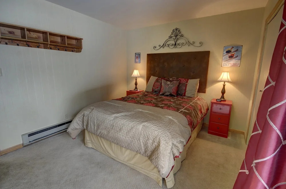 Flying Dutchman 1120 by SummitCove Vacation Lodging